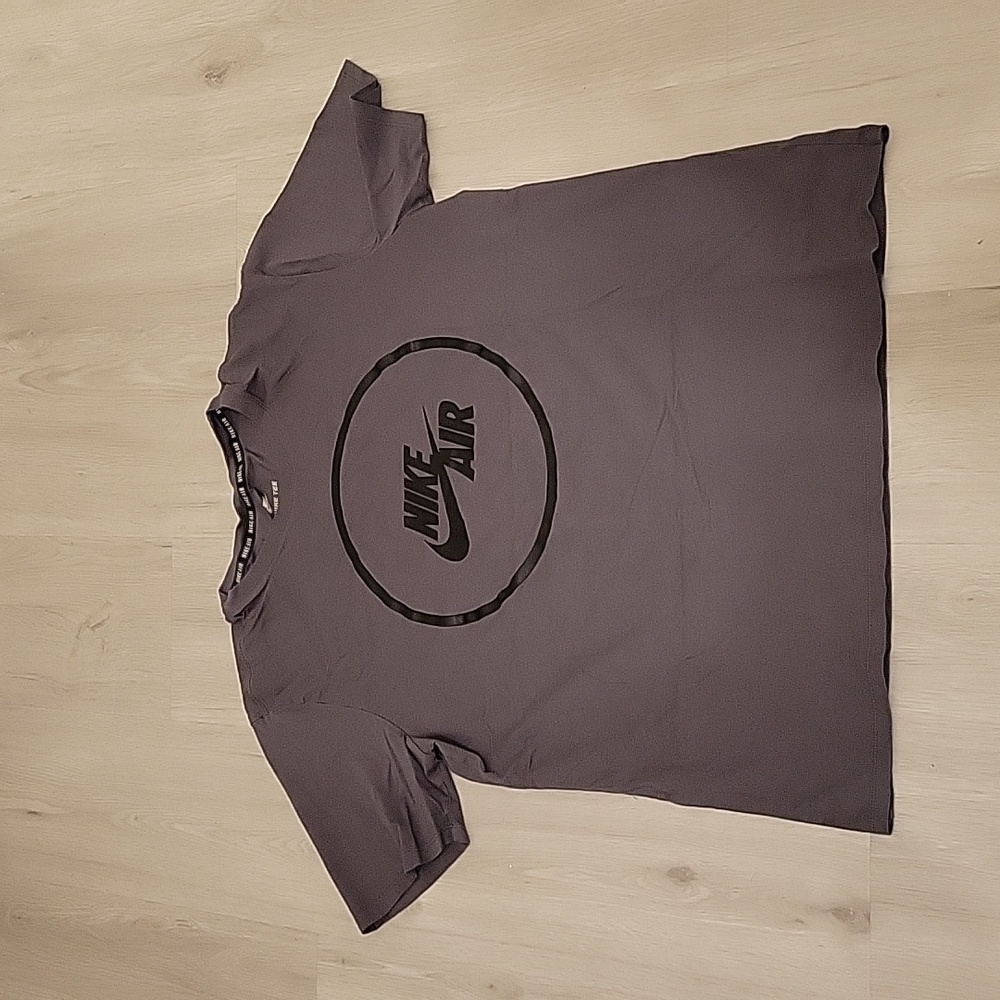 The Nike Tee US Men's Size Large